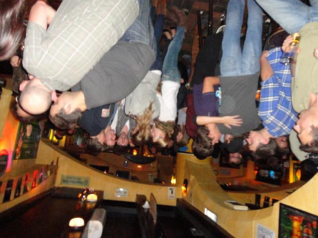 Kilians Speedwatcher Party 30.jpg - Kopfstand
